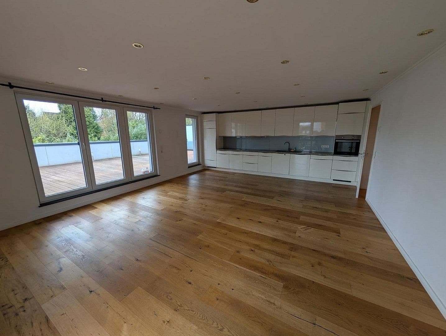 Pronájem bytu 4+1 113 m², Holsteiner Chaussee 171, Schnelsen-Eimsbüttel, Hamburg, Hamburg Pronájem bytu 4+1 113 m², Holsteiner Chaussee 171, Schnelsen-Eimsbüttel, Hamburg, Hamburg
