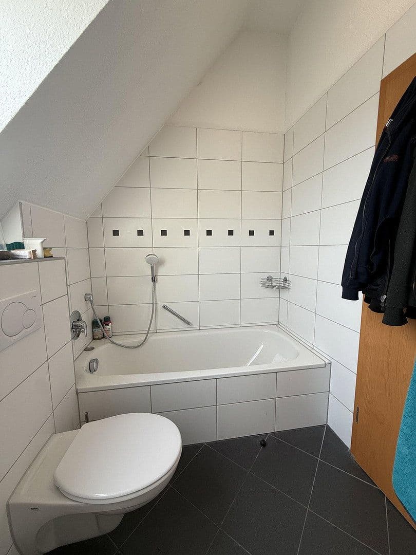 Pronájem bytu 2+kk 80 m², Korntal-Münchingen, Bádensko-Württembersko Pronájem bytu 2+kk 80 m², Korntal-Münchingen, Bádensko-Württembersko