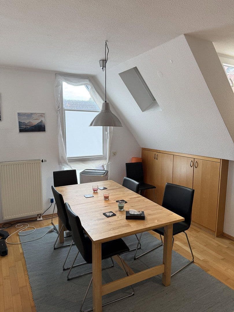 Pronájem bytu 2+kk 80 m², Korntal-Münchingen, Bádensko-Württembersko Pronájem bytu 2+kk 80 m², Korntal-Münchingen, Bádensko-Württembersko