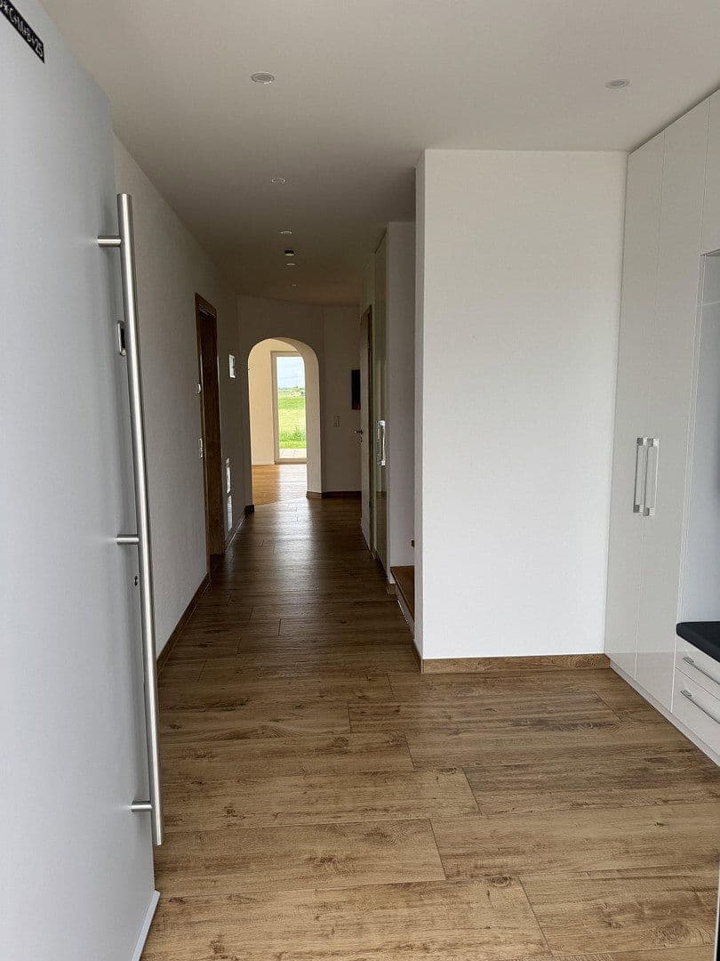 Prodej domu 227 m², pozemek 639 m², Laupheim, Bádensko-Württembersko Prodej domu 227 m², pozemek 639 m², Laupheim, Bádensko-Württembersko