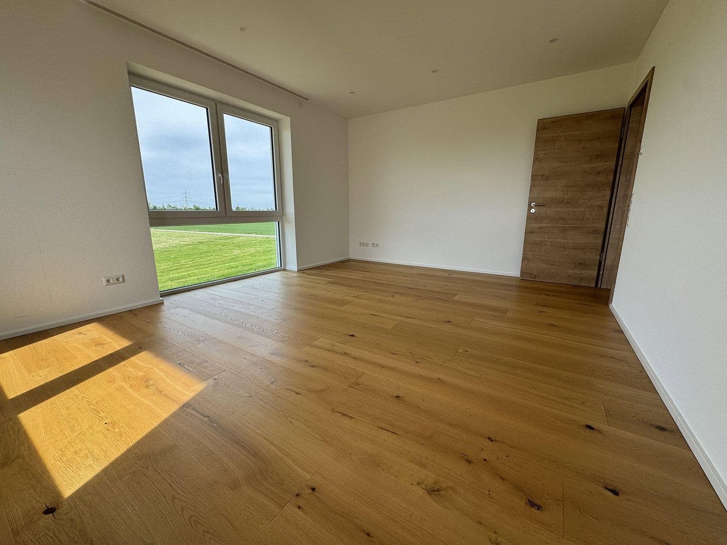 Prodej domu 227 m², pozemek 639 m², Laupheim, Bádensko-Württembersko Prodej domu 227 m², pozemek 639 m², Laupheim, Bádensko-Württembersko