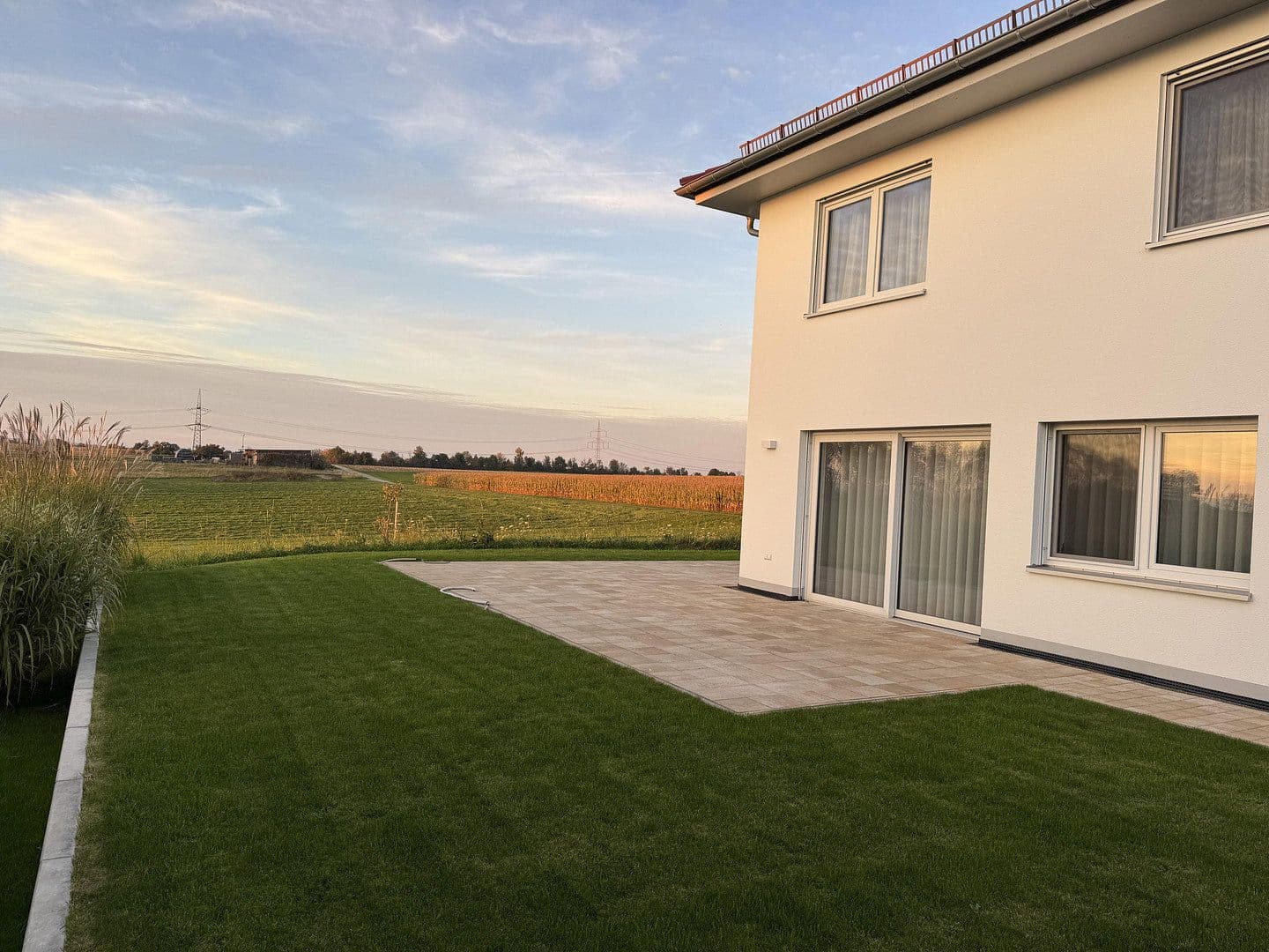 Prodej domu 227 m², pozemek 639 m², Laupheim, Bádensko-Württembersko Prodej domu 227 m², pozemek 639 m², Laupheim, Bádensko-Württembersko