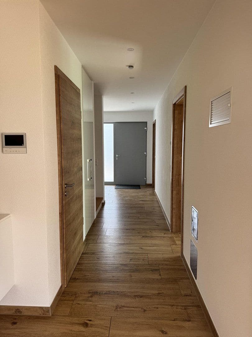 Prodej domu 227 m², pozemek 639 m², Laupheim, Bádensko-Württembersko Prodej domu 227 m², pozemek 639 m², Laupheim, Bádensko-Württembersko