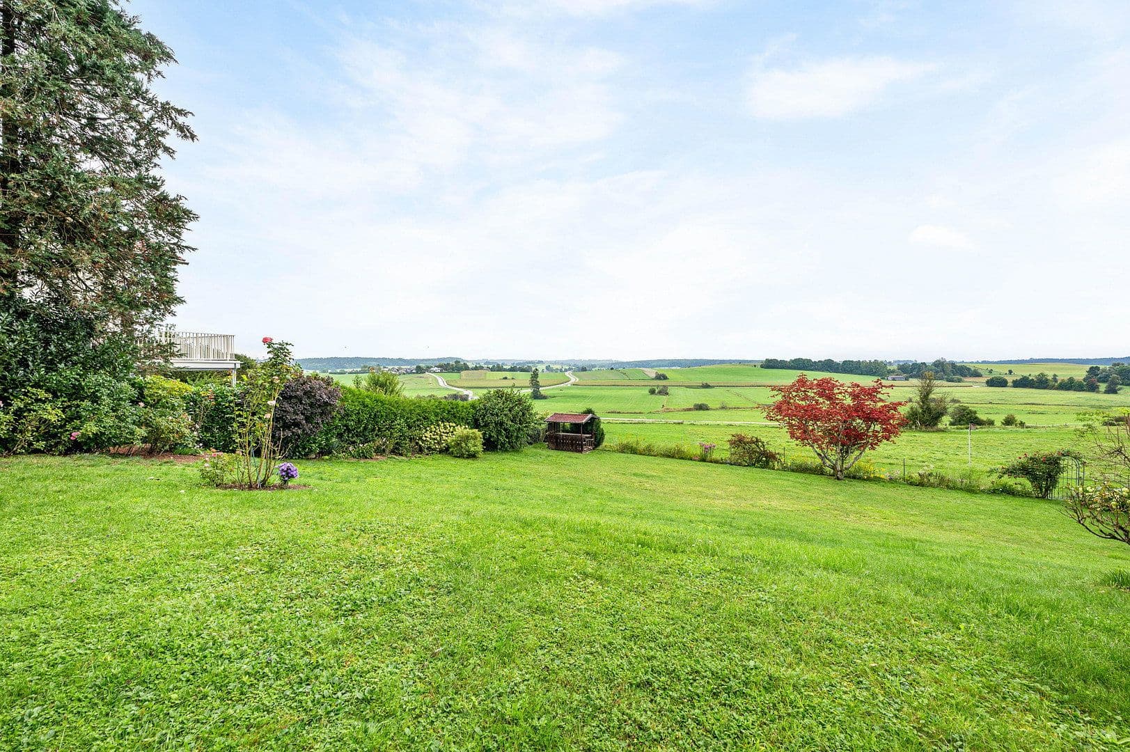 Prodej domu 242 m², pozemek 1.226 m², Berg (Aufkirchen), Bavorsko Prodej domu 242 m², pozemek 1.226 m², Berg (Aufkirchen), Bavorsko
