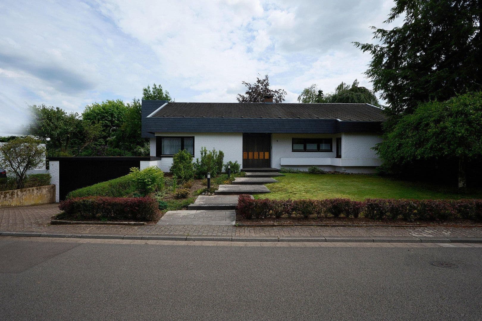Prodej domu 152 m², pozemek 1.109 m², Saarlouis, Země Sársko Prodej domu 152 m², pozemek 1.109 m², Saarlouis, Země Sársko