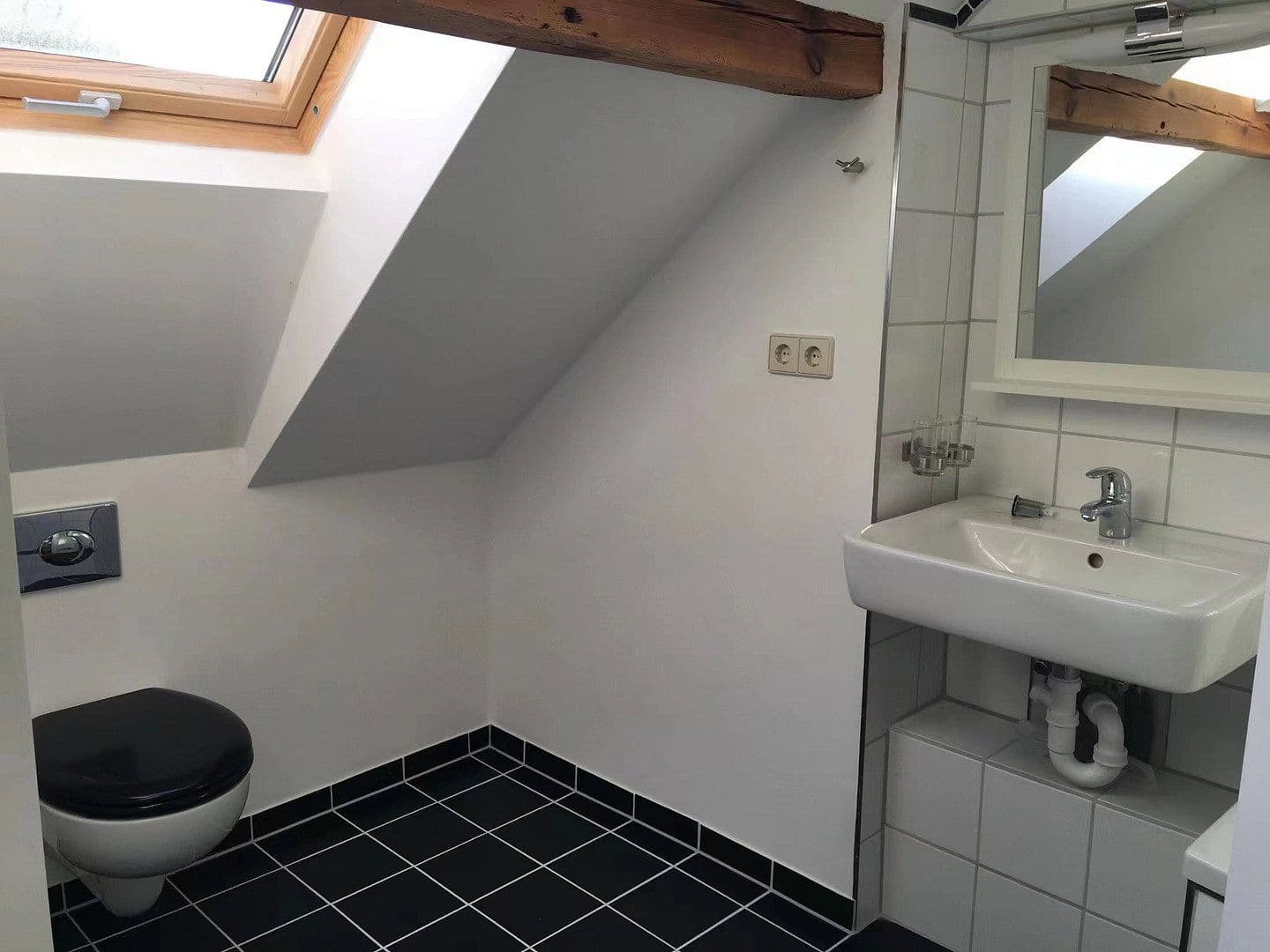 Prodej domu 217 m², pozemek 1.003 m², Zeißpfad 55, Berlin Lichtenrade, Berlín Prodej domu 217 m², pozemek 1.003 m², Zeißpfad 55, Berlin Lichtenrade, Berlín