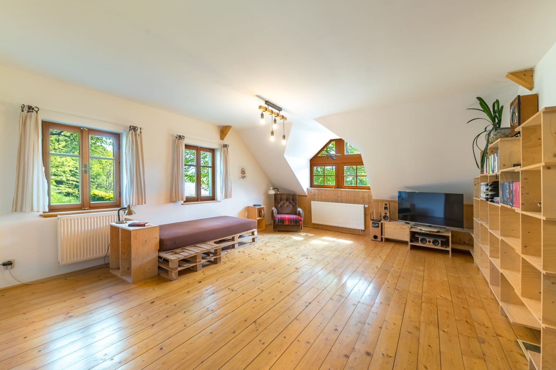 Prodej domu 226 m², pozemek 3.000 m², Česká Metuje, Královéhradecký kraj Prodej domu 226 m², pozemek 3.000 m², Česká Metuje, Královéhradecký kraj