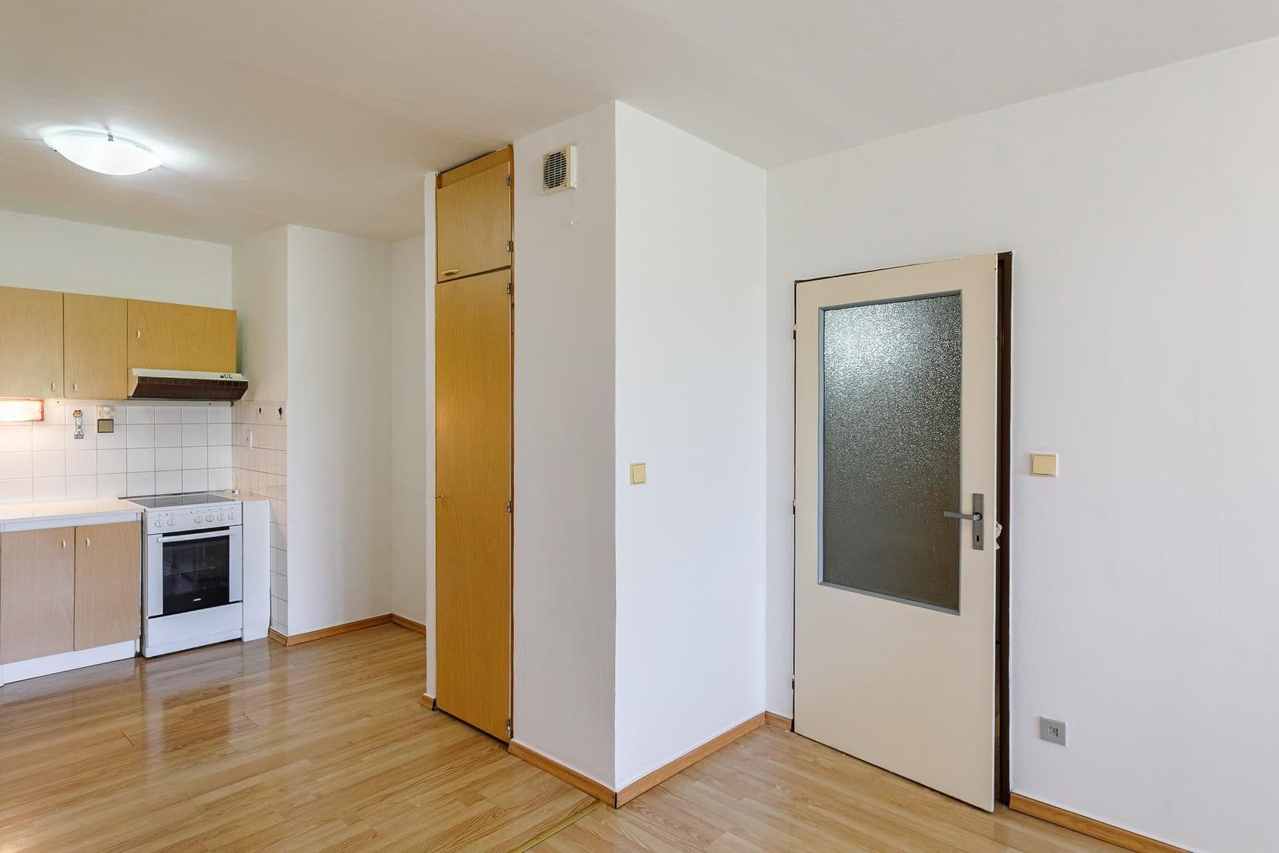 Prodej bytu 2+kk 58 m², Proutěná, Praha, Praha Prodej bytu 2+kk 58 m², Proutěná, Praha, Praha