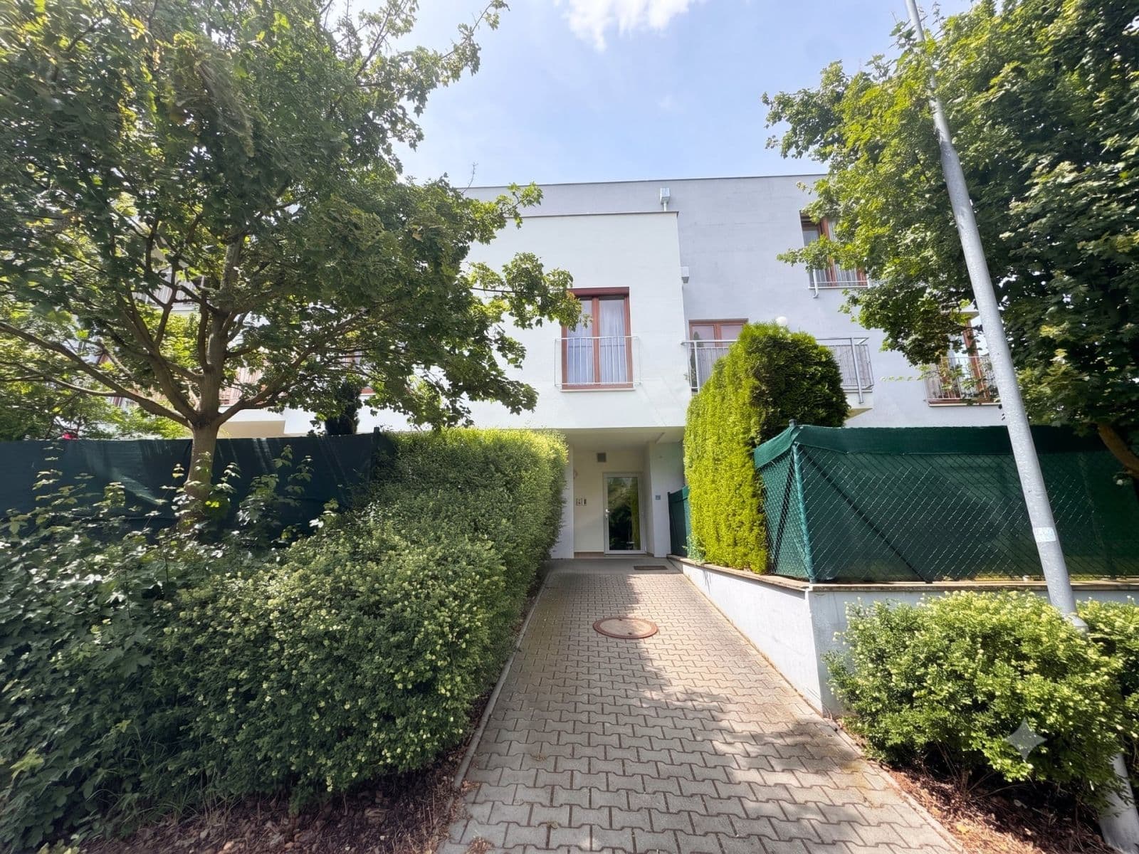 Pronájem bytu 3+kk 84 m², Lomená, Zbuzany, Středočeský kraj Pronájem bytu 3+kk 84 m², Lomená, Zbuzany, Středočeský kraj