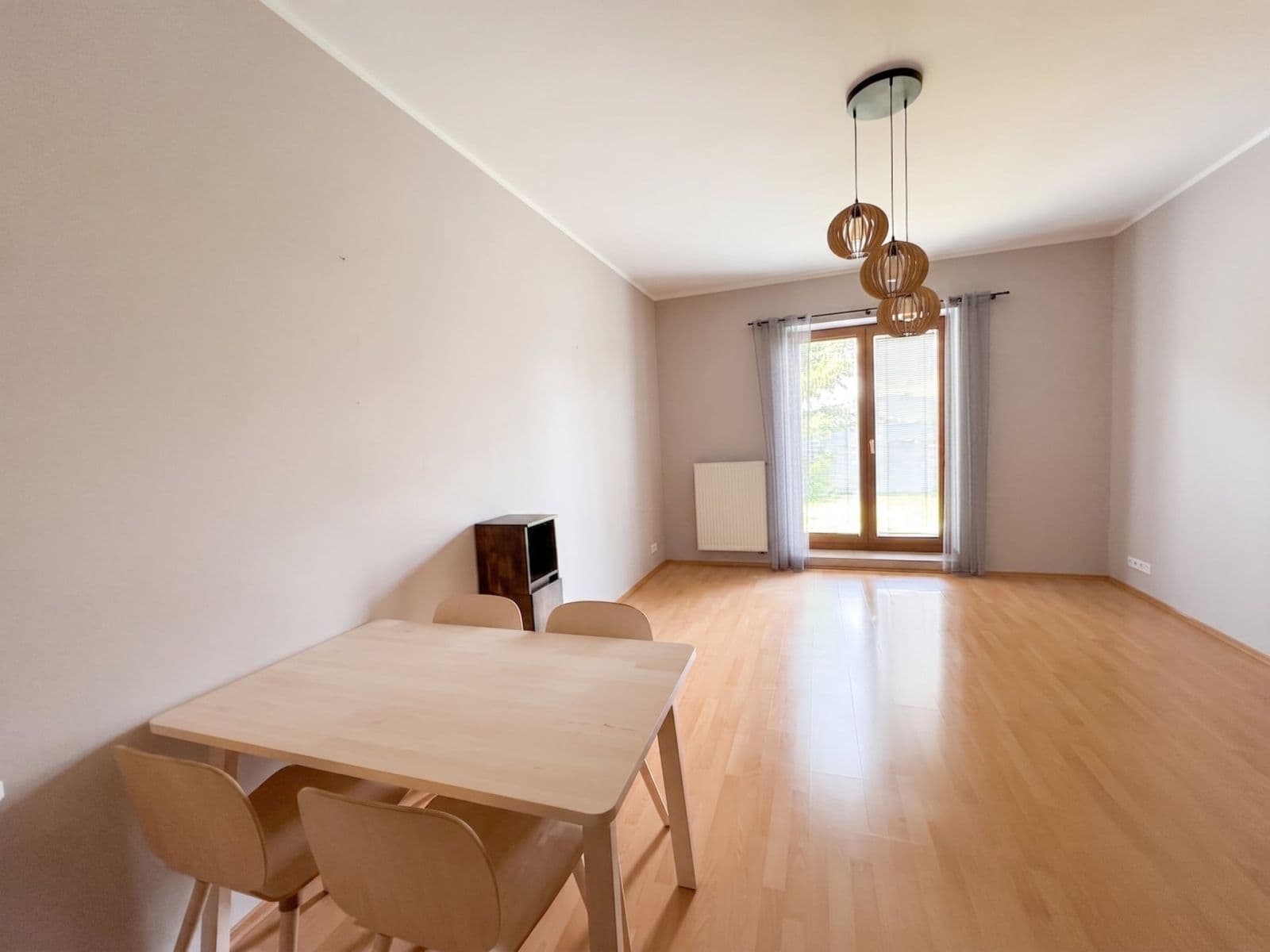 Pronájem bytu 3+kk 84 m², Lomená, Zbuzany, Středočeský kraj Pronájem bytu 3+kk 84 m², Lomená, Zbuzany, Středočeský kraj