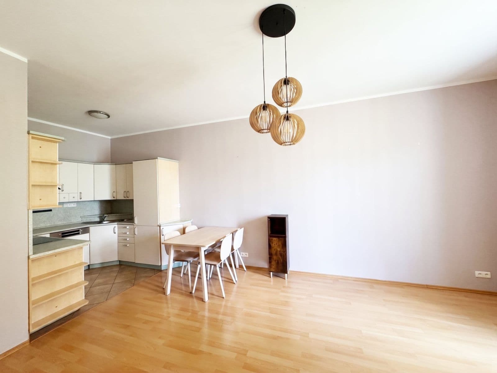 Pronájem bytu 3+kk 84 m², Lomená, Zbuzany, Středočeský kraj Pronájem bytu 3+kk 84 m², Lomená, Zbuzany, Středočeský kraj