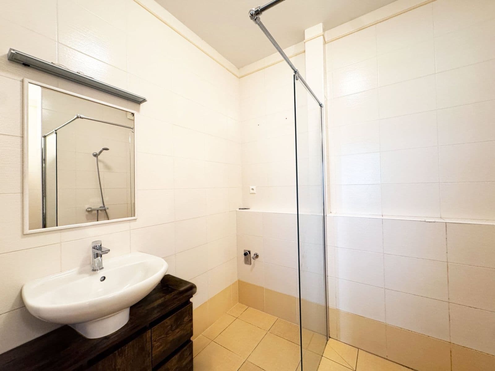 Pronájem bytu 3+kk 84 m², Lomená, Zbuzany, Středočeský kraj Pronájem bytu 3+kk 84 m², Lomená, Zbuzany, Středočeský kraj