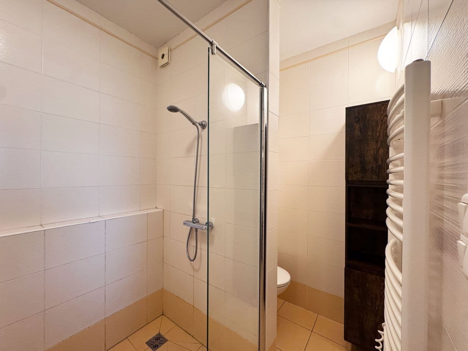 Pronájem bytu 3+kk 84 m², Lomená, Zbuzany, Středočeský kraj Pronájem bytu 3+kk 84 m², Lomená, Zbuzany, Středočeský kraj