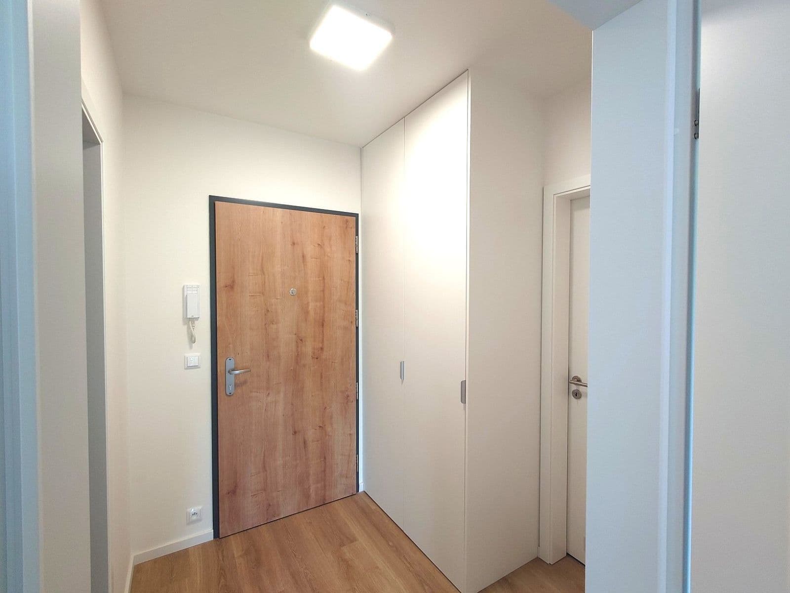 Pronájem bytu 2+kk 56 m², Divíškové, Praha, Praha Pronájem bytu 2+kk 56 m², Divíškové, Praha, Praha