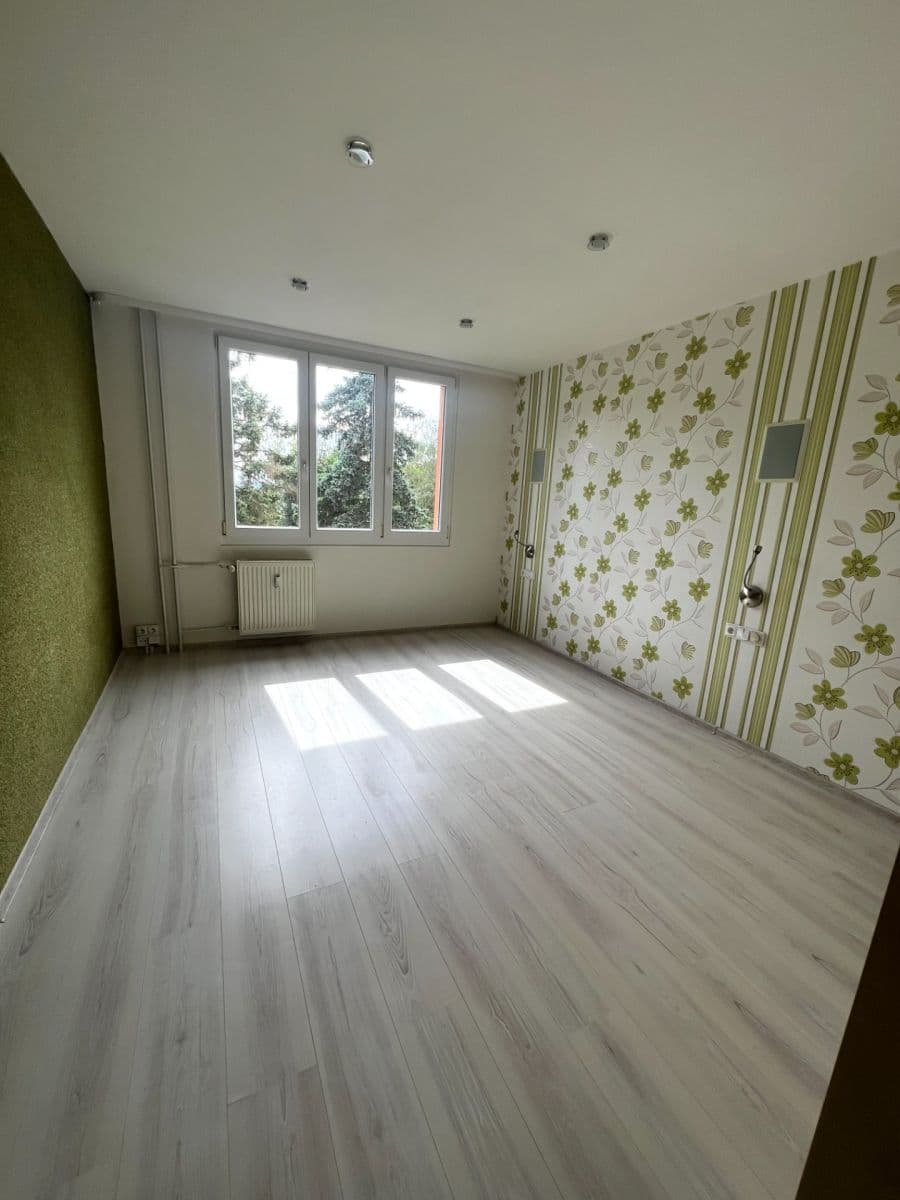 Pronájem bytu 2+1 64 m², Gagarinova, Karlovy Vary, Karlovarský kraj Pronájem bytu 2+1 64 m², Gagarinova, Karlovy Vary, Karlovarský kraj