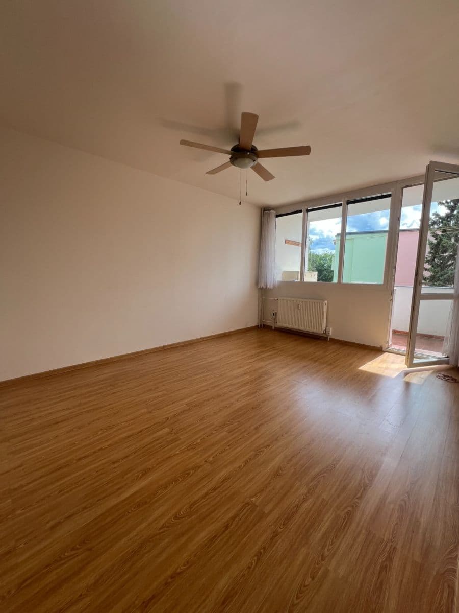 Pronájem bytu 2+1 64 m², Gagarinova, Karlovy Vary, Karlovarský kraj Pronájem bytu 2+1 64 m², Gagarinova, Karlovy Vary, Karlovarský kraj