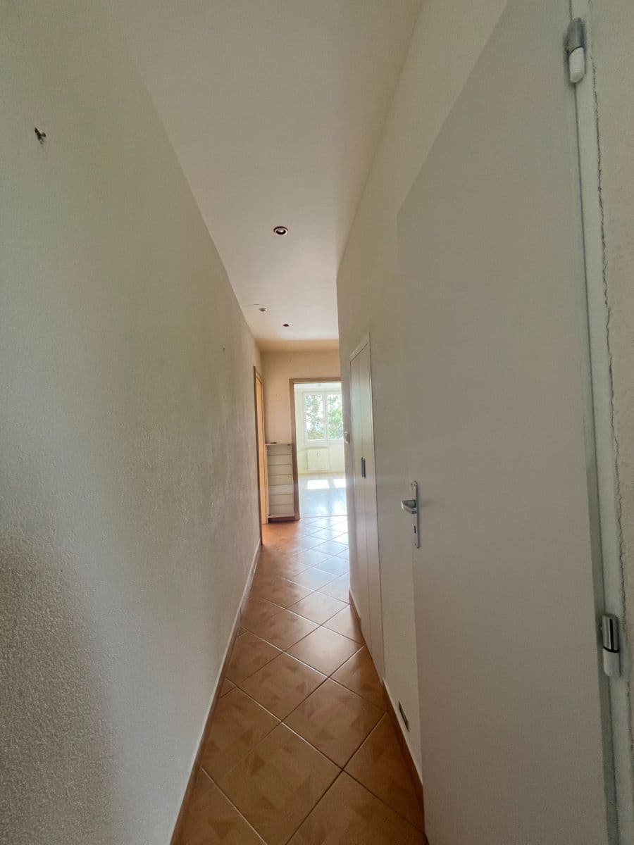 Pronájem bytu 2+1 64 m², Gagarinova, Karlovy Vary, Karlovarský kraj Pronájem bytu 2+1 64 m², Gagarinova, Karlovy Vary, Karlovarský kraj