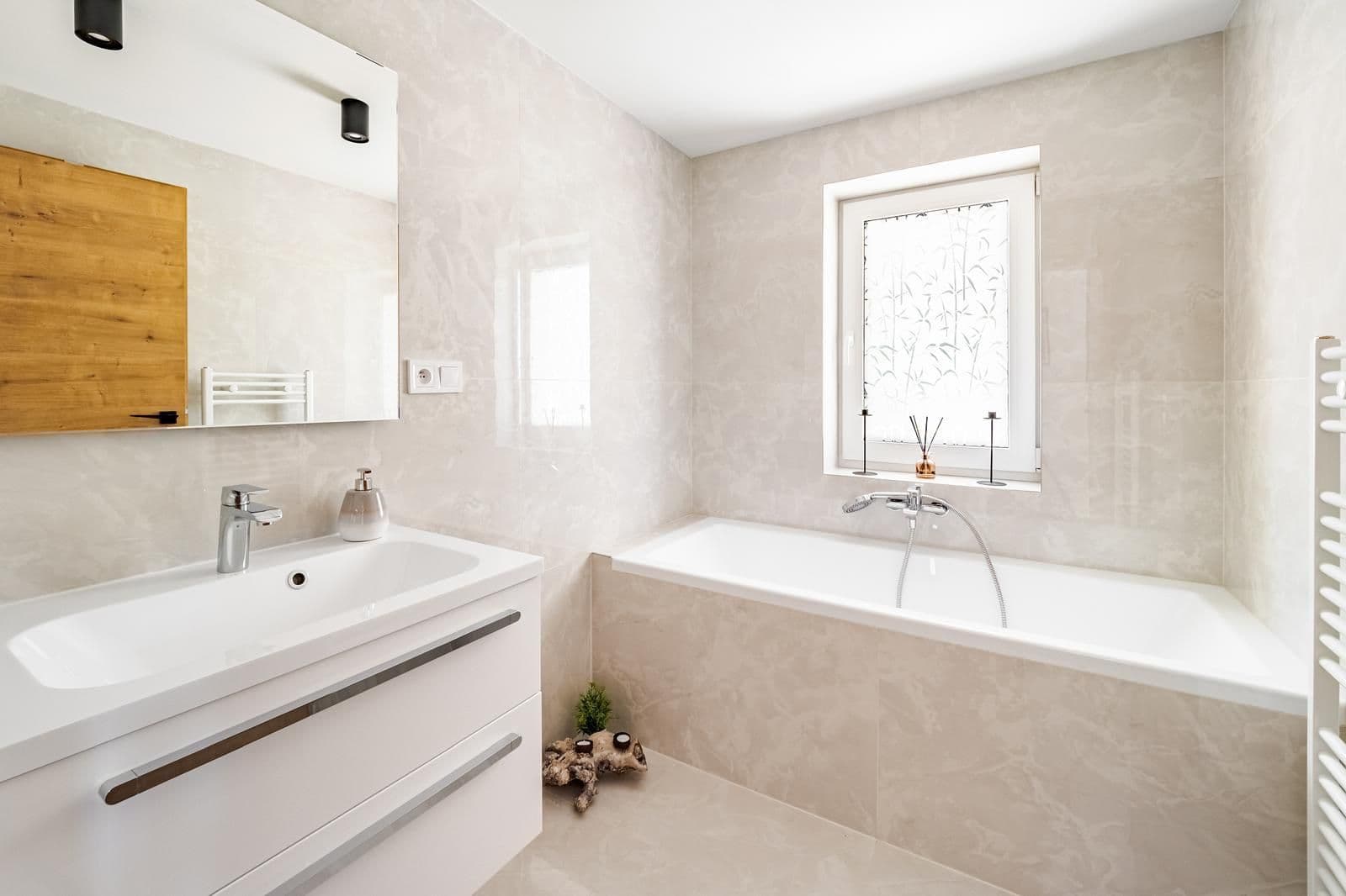 Prodej domu 154 m², pozemek 1.300 m², Horní Planá, Jihočeský kraj Prodej domu 154 m², pozemek 1.300 m², Horní Planá, Jihočeský kraj