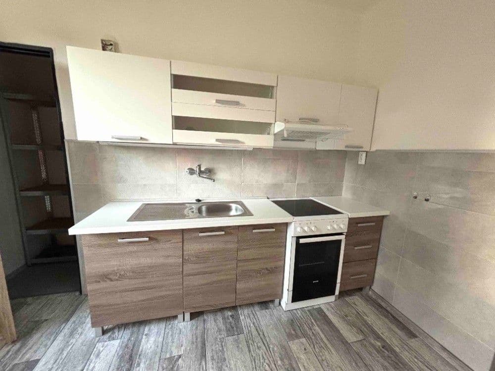 Prodej bytu 3+1 87 m², Nerudova, Kostelec nad Orlicí, Královéhradecký kraj Prodej bytu 3+1 87 m², Nerudova, Kostelec nad Orlicí, Královéhradecký kraj