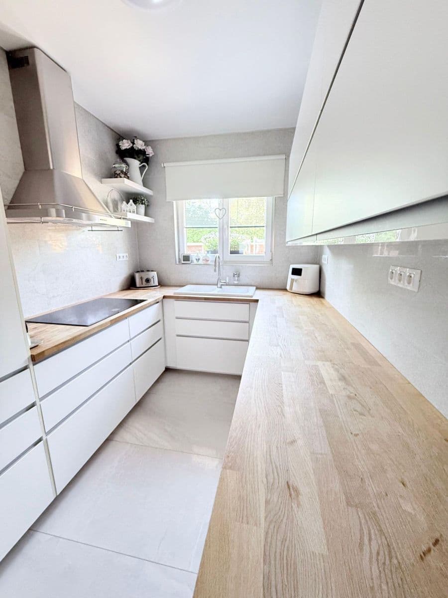 Prodej domu 108 m², pozemek 190 m², Dolní Kasárna, Klecany, Středočeský kraj Prodej domu 108 m², pozemek 190 m², Dolní Kasárna, Klecany, Středočeský kraj