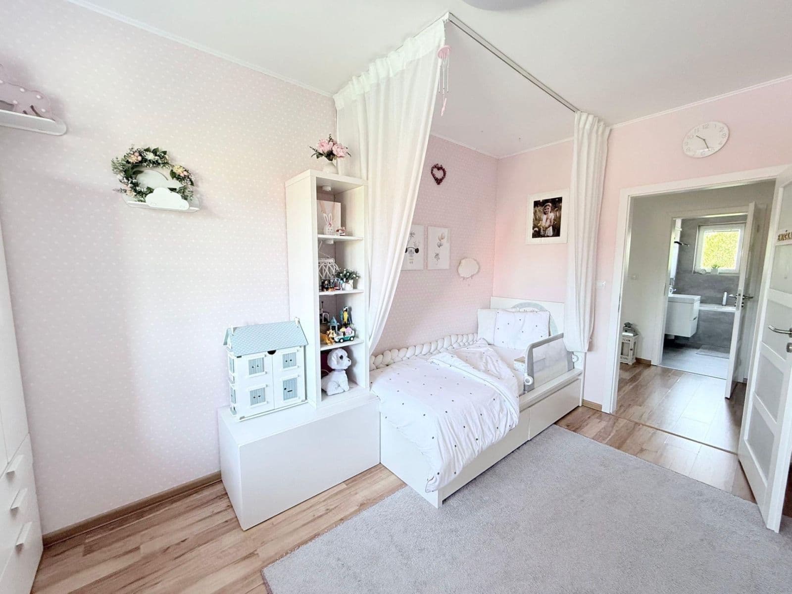 Prodej domu 108 m², pozemek 190 m², Dolní Kasárna, Klecany, Středočeský kraj Prodej domu 108 m², pozemek 190 m², Dolní Kasárna, Klecany, Středočeský kraj