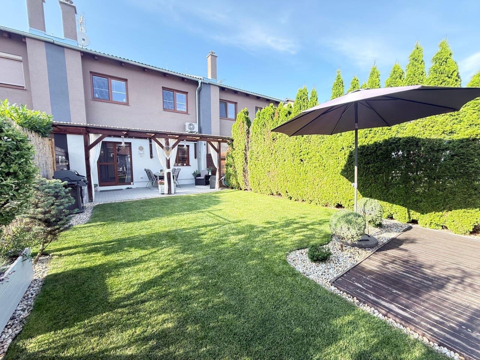Prodej domu 108 m², pozemek 190 m², Dolní Kasárna, Klecany, Středočeský kraj Prodej domu 108 m², pozemek 190 m², Dolní Kasárna, Klecany, Středočeský kraj