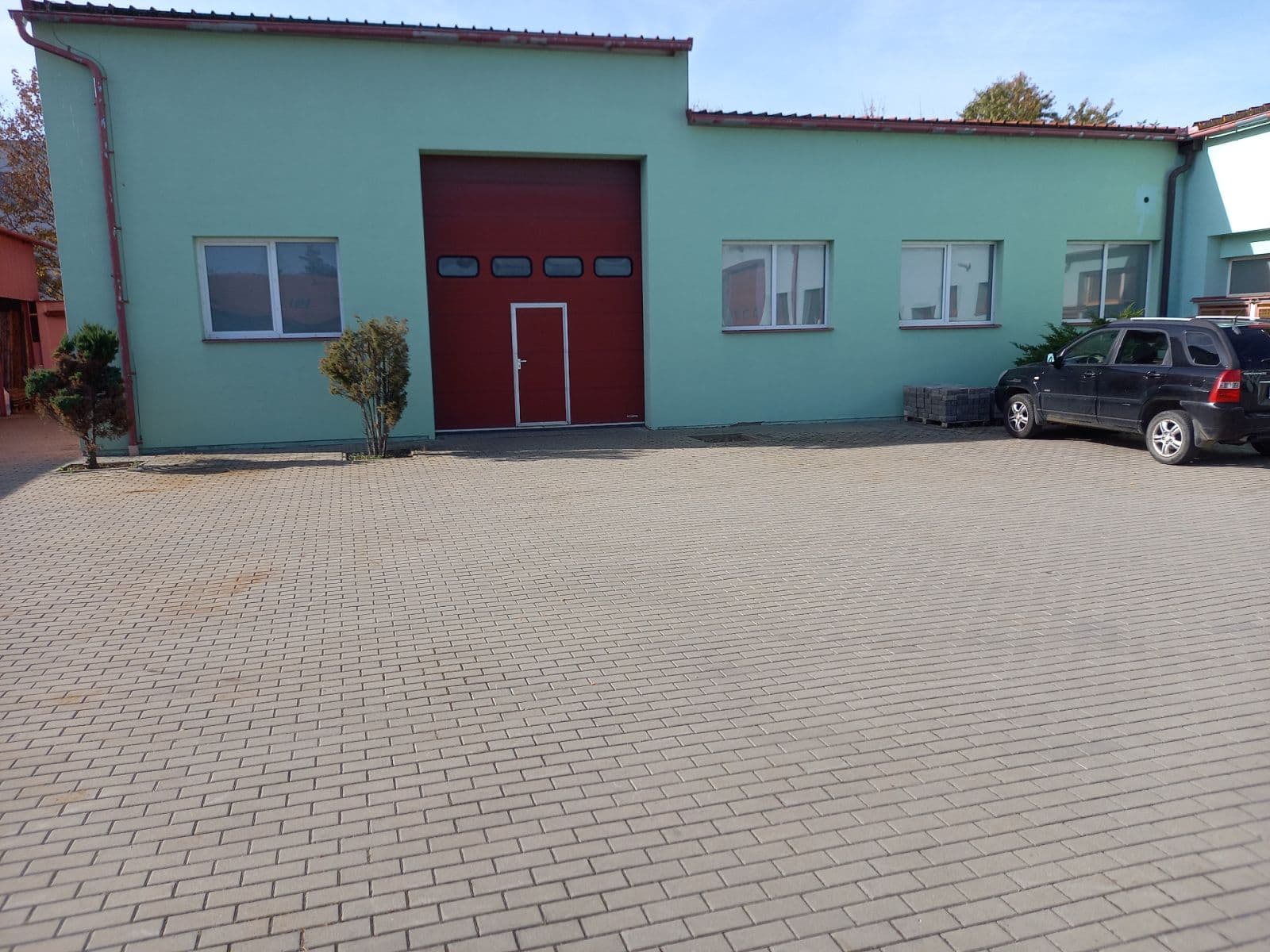 Pronájem nebytového prostoru 300 m², Šafaříkova, Hustopeče, Jihomoravský kraj Pronájem nebytového prostoru 300 m², Šafaříkova, Hustopeče, Jihomoravský kraj