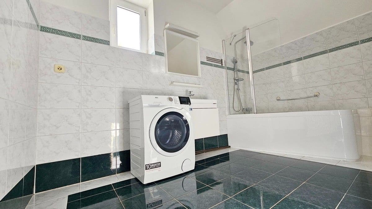 Pronájem bytu 2+1 64 m², Hostinského, Praha, Praha Pronájem bytu 2+1 64 m², Hostinského, Praha, Praha
