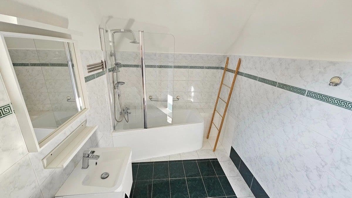 Pronájem bytu 2+1 64 m², Hostinského, Praha, Praha Pronájem bytu 2+1 64 m², Hostinského, Praha, Praha