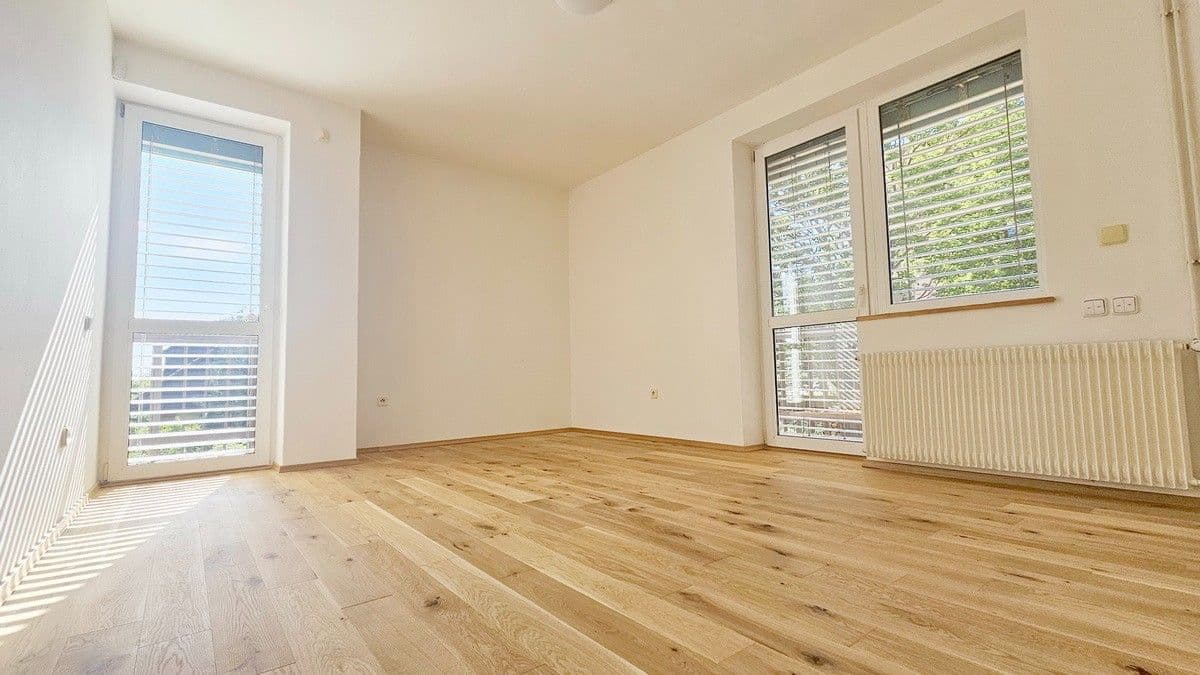 Pronájem bytu 2+1 64 m², Hostinského, Praha, Praha Pronájem bytu 2+1 64 m², Hostinského, Praha, Praha