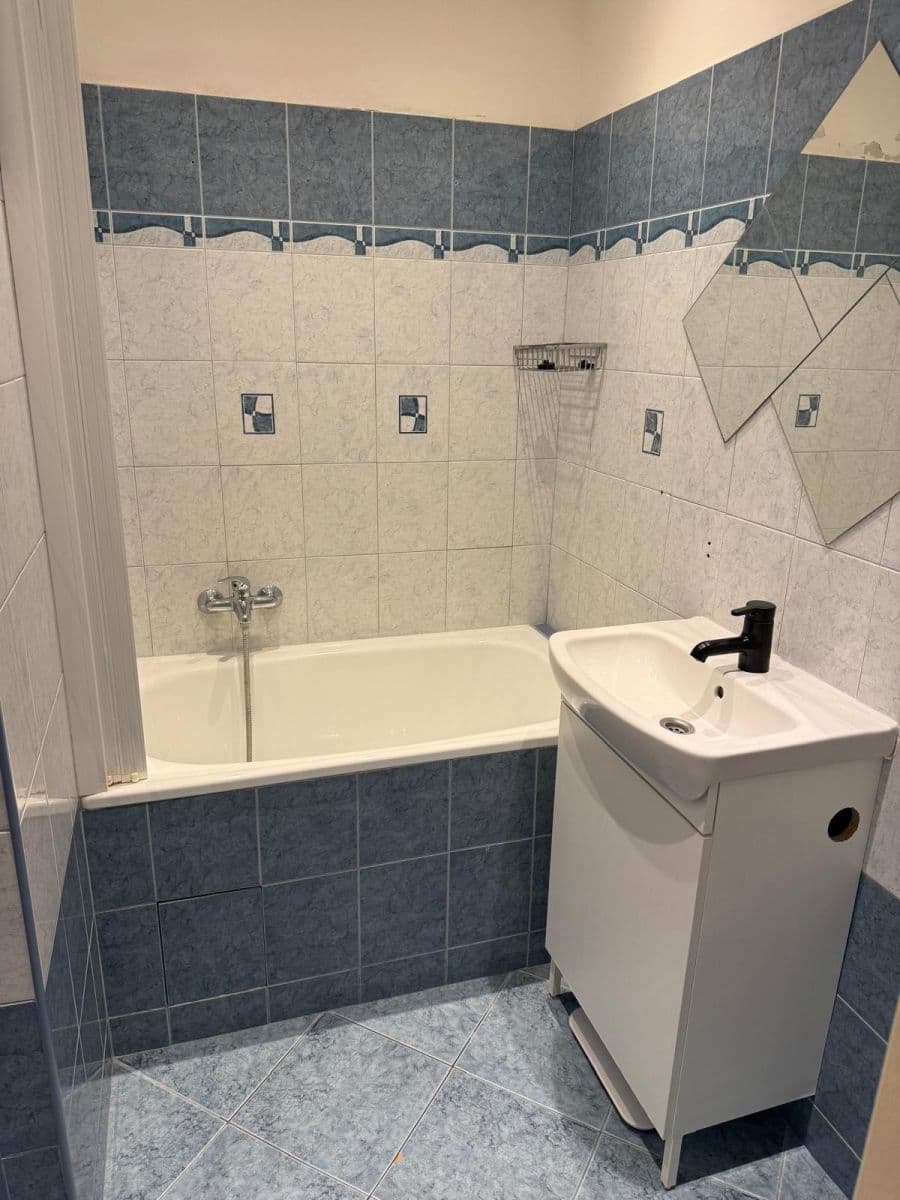 Pronájem bytu 1+kk 31 m², Brodského, Praha, Praha Pronájem bytu 1+kk 31 m², Brodského, Praha, Praha