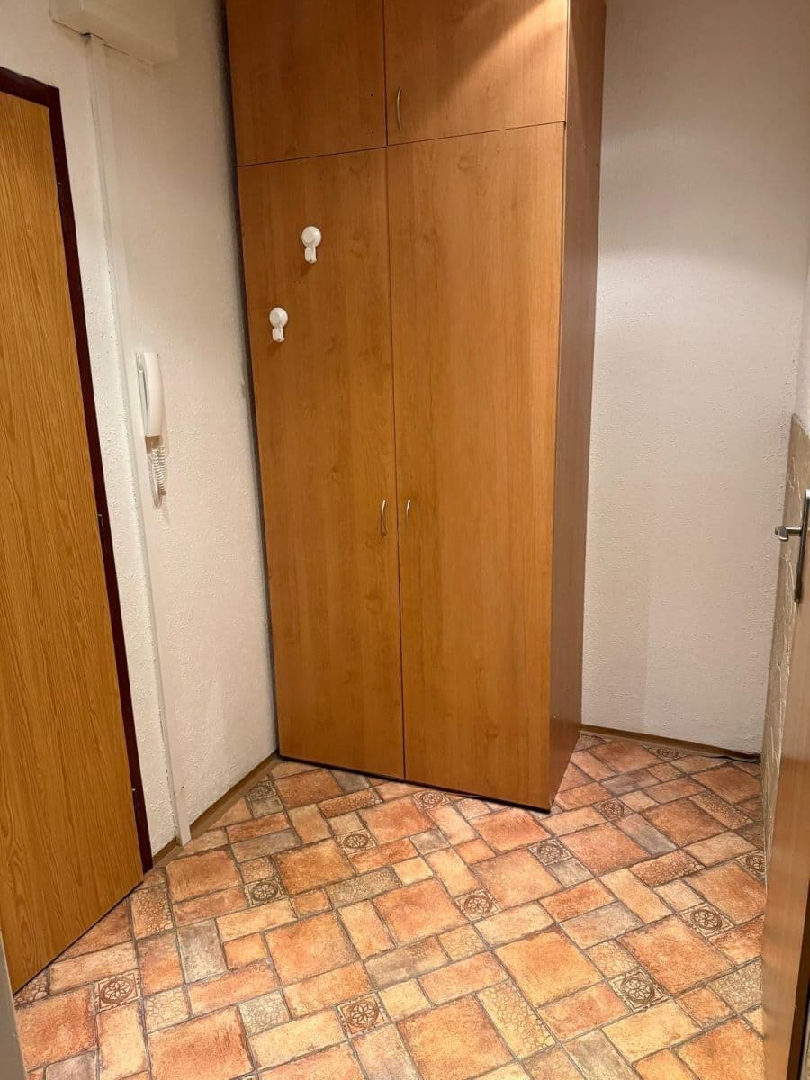 Pronájem bytu 1+kk 31 m², Brodského, Praha, Praha Pronájem bytu 1+kk 31 m², Brodského, Praha, Praha