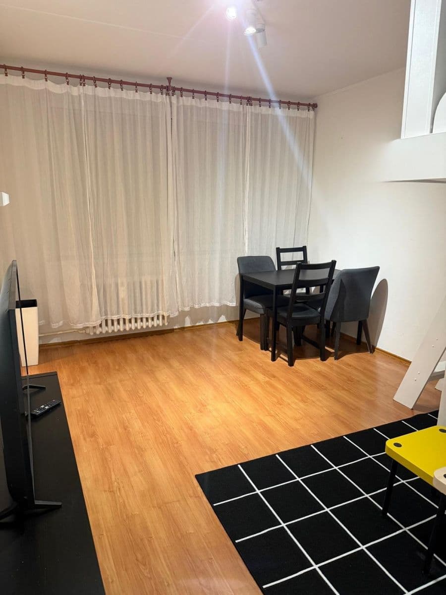 Pronájem bytu 1+kk 31 m², Brodského, Praha, Praha Pronájem bytu 1+kk 31 m², Brodského, Praha, Praha