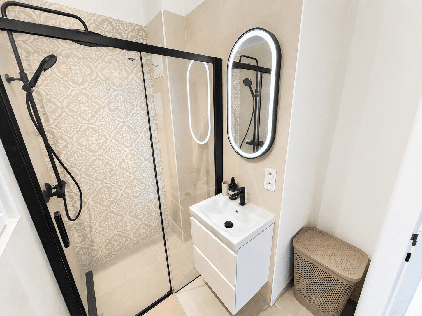 Prodej bytu 2+kk 48 m², Plzeňská, Praha, Praha Prodej bytu 2+kk 48 m², Plzeňská, Praha, Praha