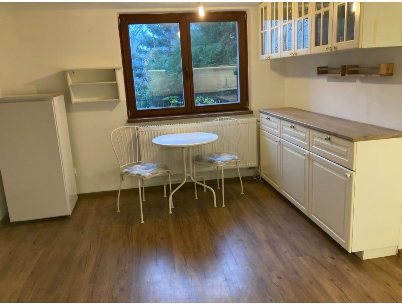 Pronájem bytu 1+1 68 m², Nad Višňovkou, Statenice, Středočeský kraj Pronájem bytu 1+1 68 m², Nad Višňovkou, Statenice, Středočeský kraj