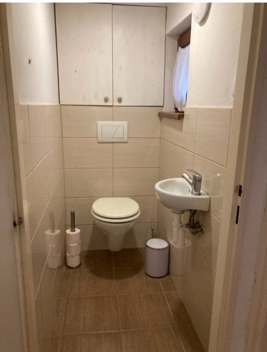 Pronájem bytu 1+1 68 m², Nad Višňovkou, Statenice, Středočeský kraj Pronájem bytu 1+1 68 m², Nad Višňovkou, Statenice, Středočeský kraj