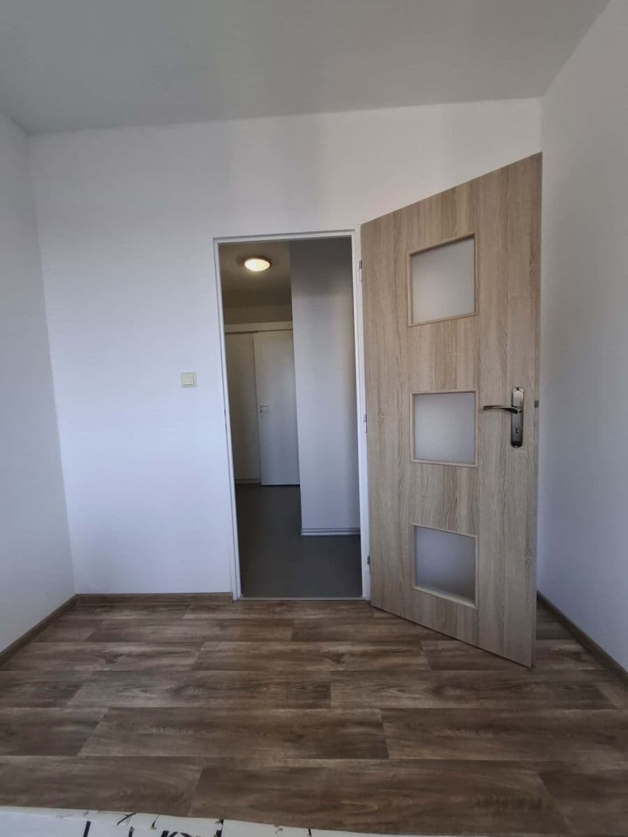 Pronájem bytu 2+kk 44 m², Vlasákova, Mělník, Středočeský kraj Pronájem bytu 2+kk 44 m², Vlasákova, Mělník, Středočeský kraj