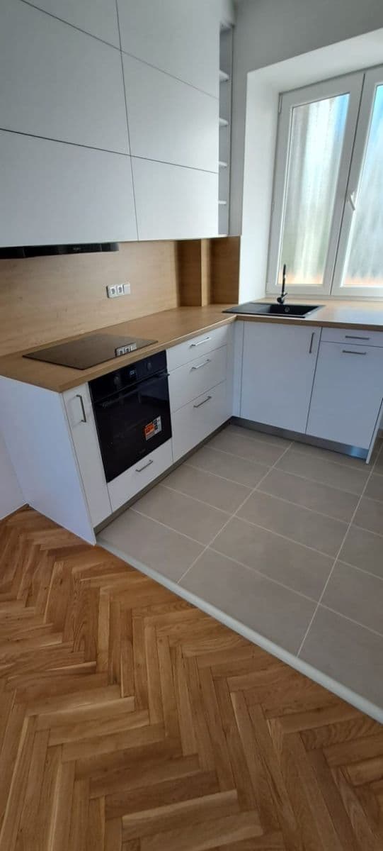 Pronájem bytu 2+kk 45 m², Staňkova, Brno, Jihomoravský kraj Pronájem bytu 2+kk 45 m², Staňkova, Brno, Jihomoravský kraj