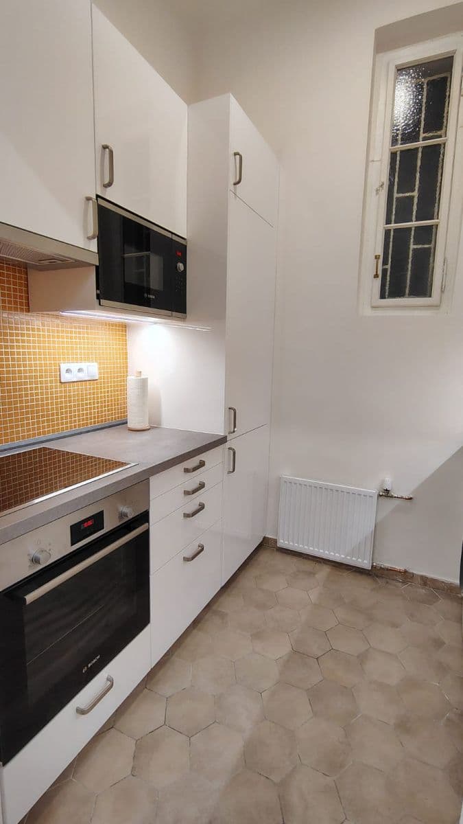 Pronájem bytu 1+1 32 m², Hálkova, Praha, Praha Pronájem bytu 1+1 32 m², Hálkova, Praha, Praha