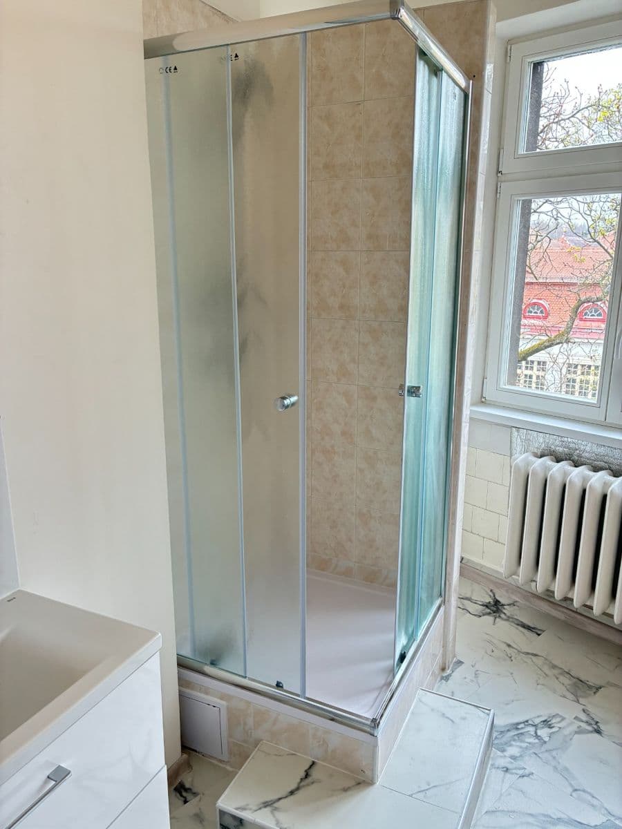 Pronájem bytu 1+kk 27 m², T. G. Masaryka, Karlovy Vary, Karlovarský kraj Pronájem bytu 1+kk 27 m², T. G. Masaryka, Karlovy Vary, Karlovarský kraj
