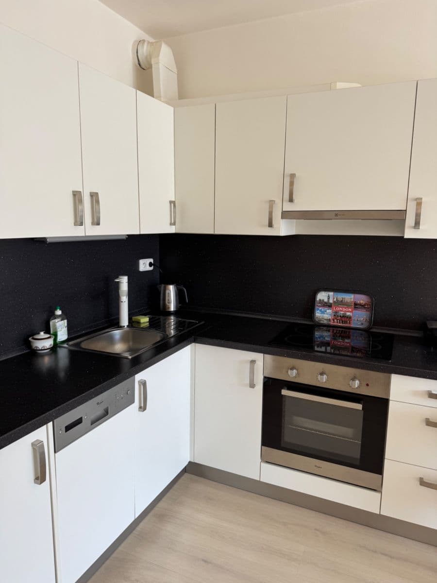 Prodej bytu 1+kk 34 m², Hornoměcholupská, Praha, Praha Prodej bytu 1+kk 34 m², Hornoměcholupská, Praha, Praha