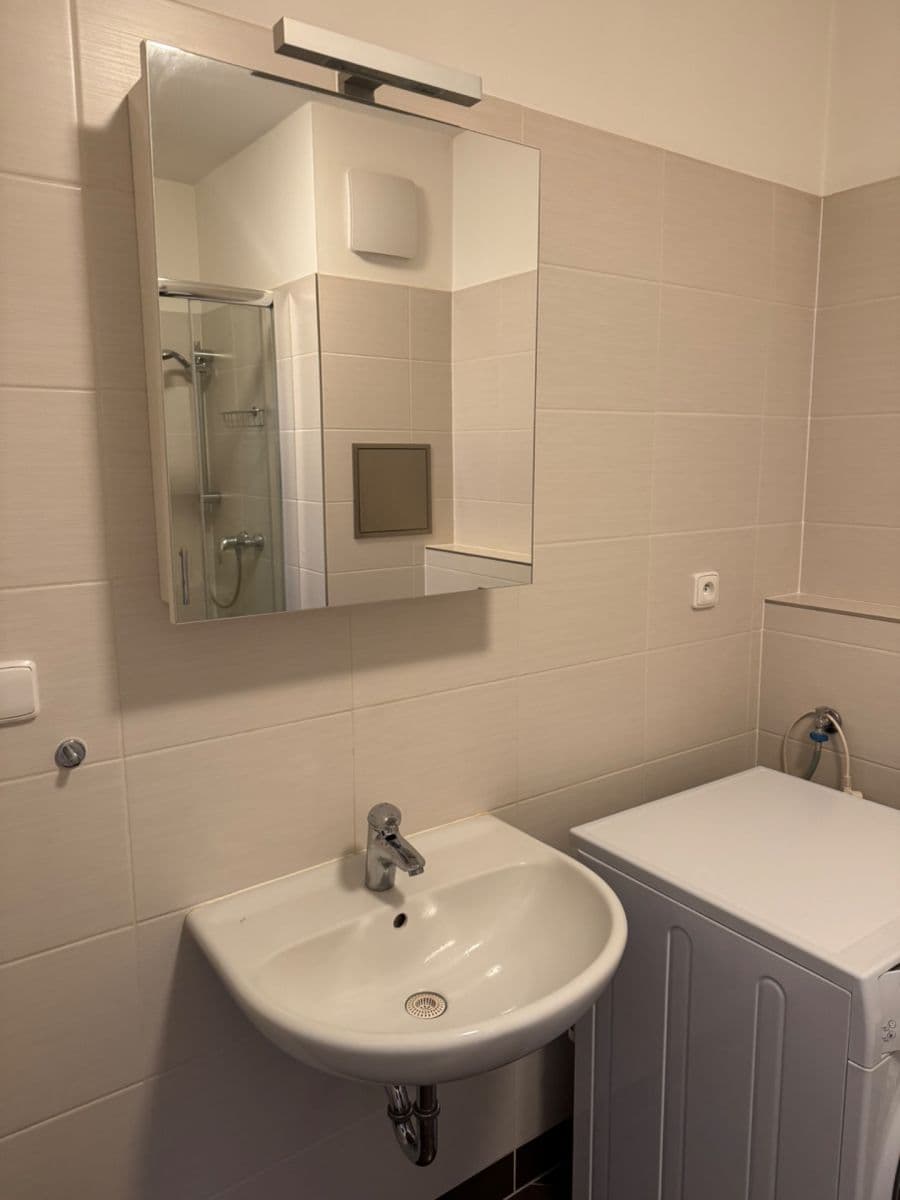 Prodej bytu 1+kk 34 m², Hornoměcholupská, Praha, Praha Prodej bytu 1+kk 34 m², Hornoměcholupská, Praha, Praha