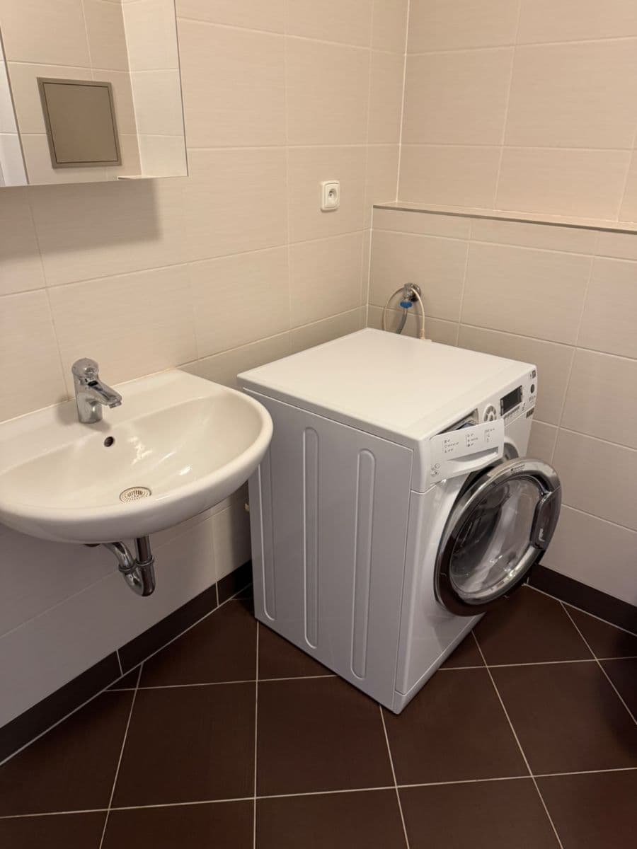 Prodej bytu 1+kk 34 m², Hornoměcholupská, Praha, Praha Prodej bytu 1+kk 34 m², Hornoměcholupská, Praha, Praha