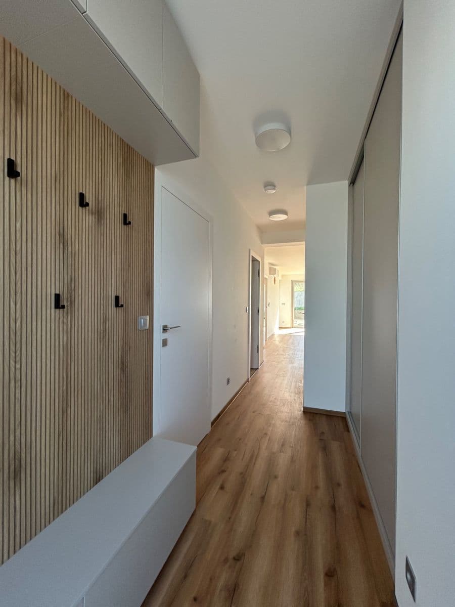 Pronájem bytu 4+kk 115 m², Šlapanice, Jihomoravský kraj Pronájem bytu 4+kk 115 m², Šlapanice, Jihomoravský kraj