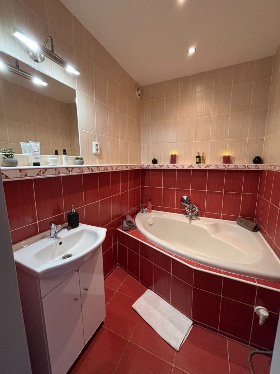 Pronájem bytu 2+1 53 m², Rozmarýnová, Most, Ústecký kraj Pronájem bytu 2+1 53 m², Rozmarýnová, Most, Ústecký kraj
