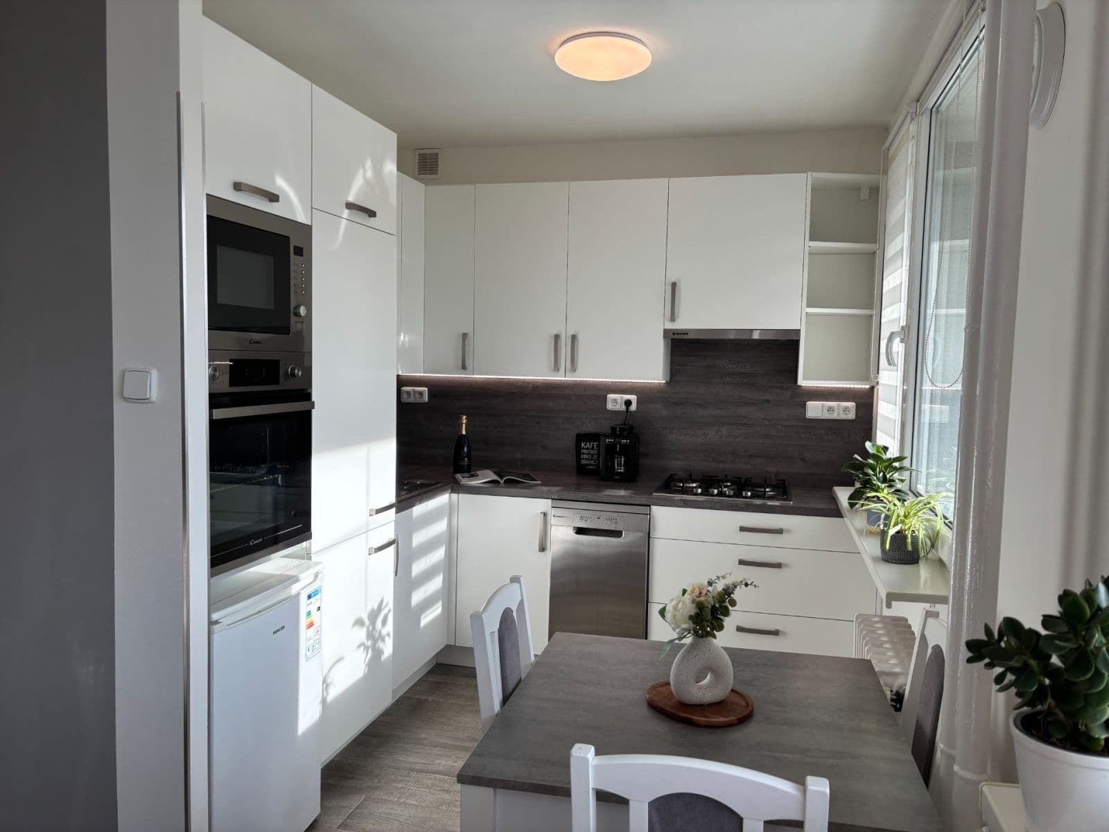 Pronájem bytu 2+1 53 m², Rozmarýnová, Most, Ústecký kraj Pronájem bytu 2+1 53 m², Rozmarýnová, Most, Ústecký kraj