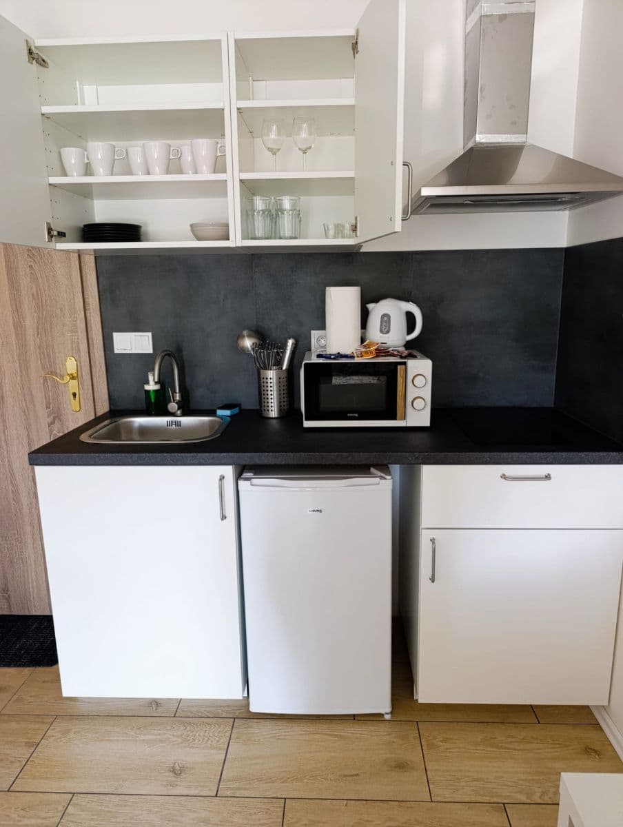 Pronájem bytu 1+kk 31 m², Pražská, Praha, Praha Pronájem bytu 1+kk 31 m², Pražská, Praha, Praha