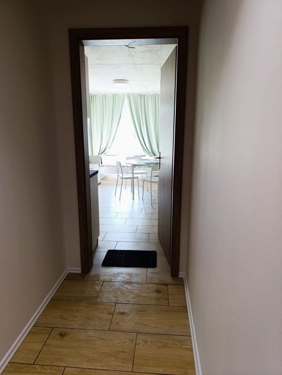 Pronájem bytu 1+kk 31 m², Pražská, Praha, Praha Pronájem bytu 1+kk 31 m², Pražská, Praha, Praha