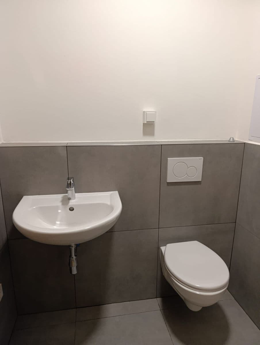Pronájem bytu 1+kk 25 m², Pražská, Praha, Praha Pronájem bytu 1+kk 25 m², Pražská, Praha, Praha