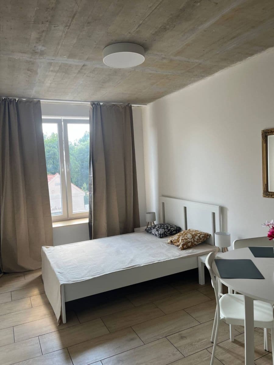 Pronájem bytu 1+kk 25 m², Pražská, Praha, Praha Pronájem bytu 1+kk 25 m², Pražská, Praha, Praha